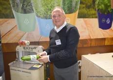 Robert van der Laan with the sustainable banderol from Sealpap.